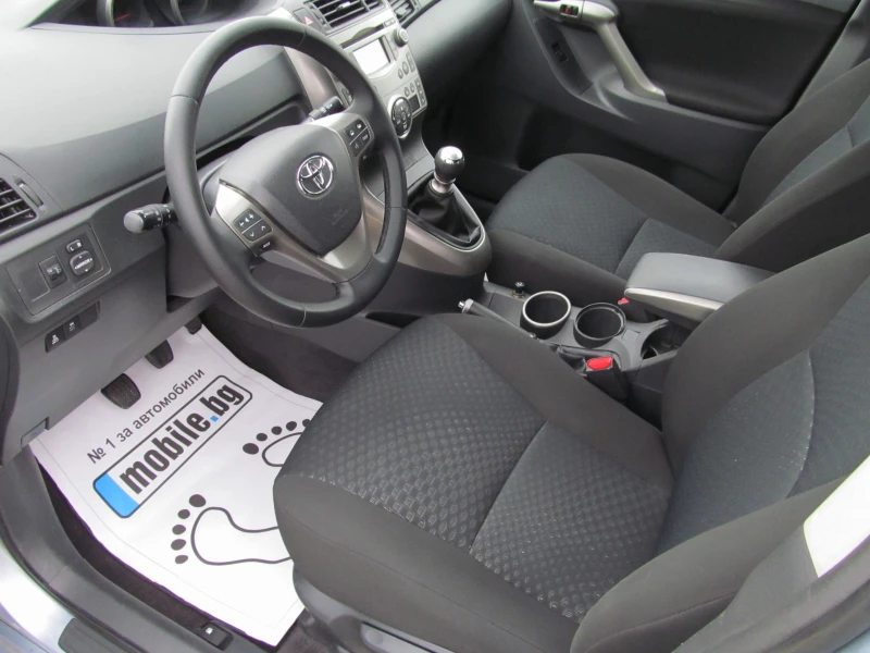 Toyota Verso 2.0D4D/6+ 1, снимка 7 - Автомобили и джипове - 49761531