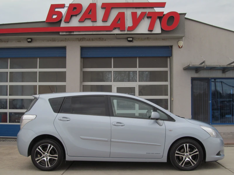 Toyota Verso 2.0D4D/6+ 1, снимка 5 - Автомобили и джипове - 49761531