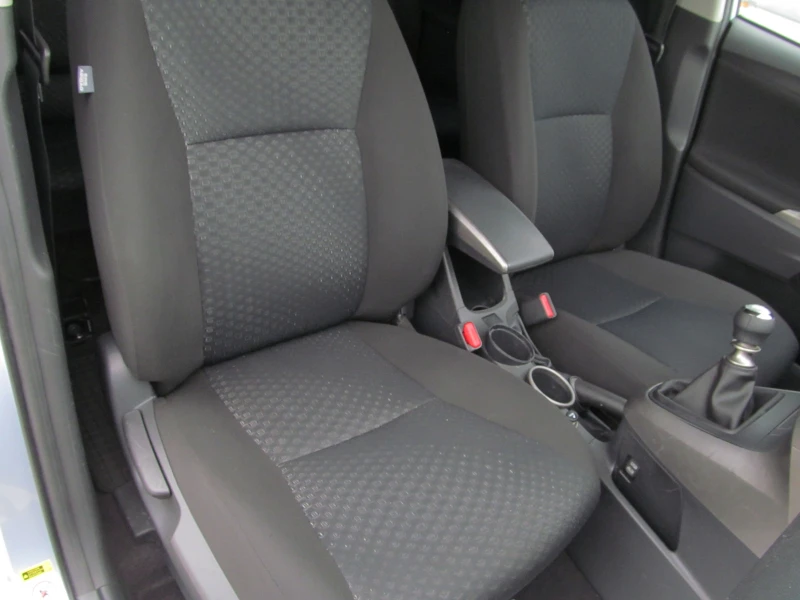 Toyota Verso 2.0D4D/6+ 1, снимка 10 - Автомобили и джипове - 49761531