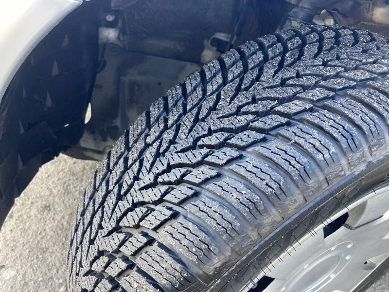 Nissan Almera tino 2.2d 112кс, снимка 8 - Автомобили и джипове - 53139933