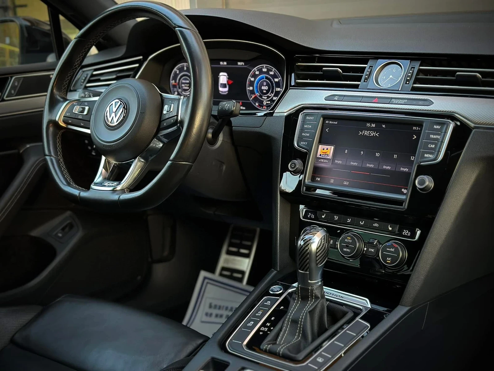 VW Passat 2.0BiTDI * 3xRLine* LaneAssist* Massage* Pano*  - изображение 10