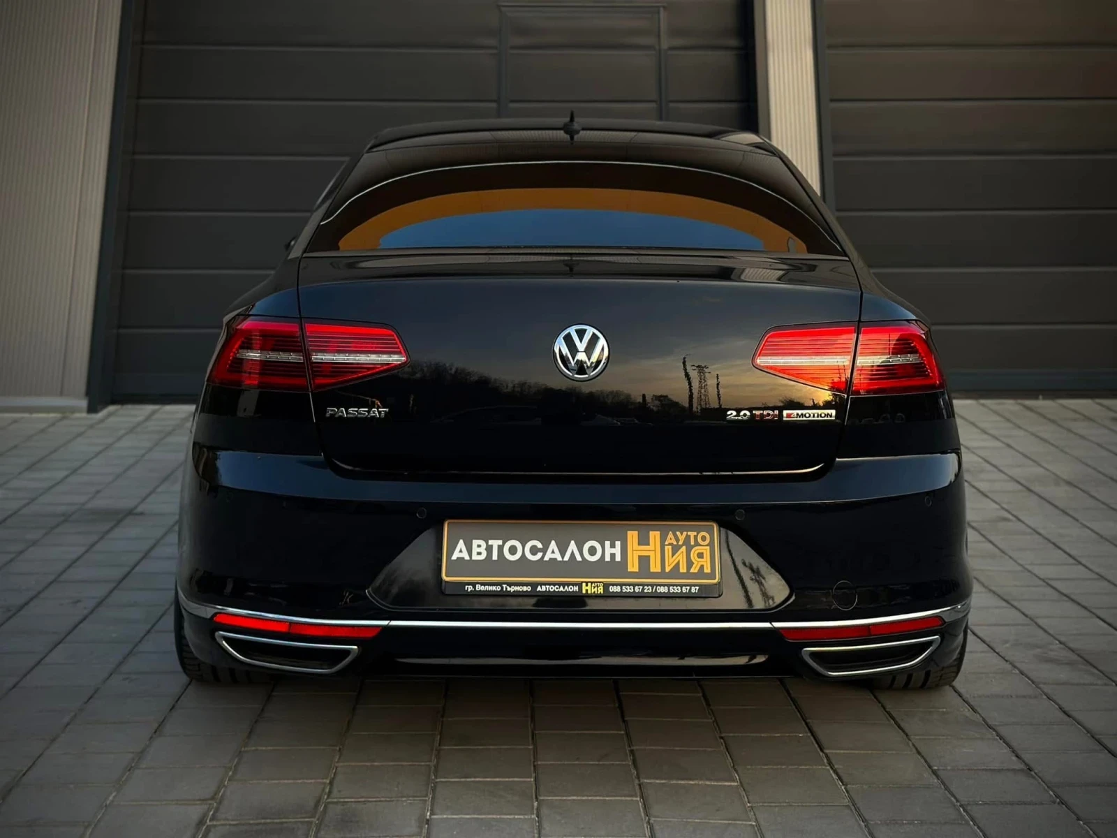 VW Passat 2.0BiTDI * 3xRLine* LaneAssist* Massage* Pano*  - изображение 6