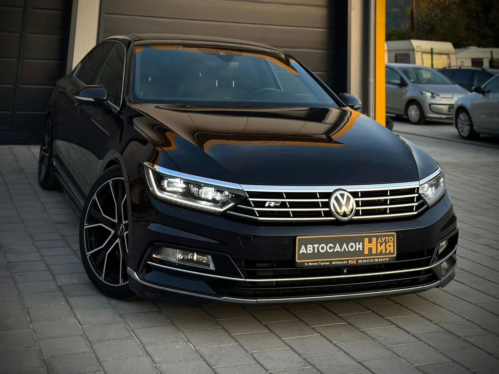 VW Passat 2.0BiTDI * 3xRLine* LaneAssist* Massage* Pano*  - изображение 3