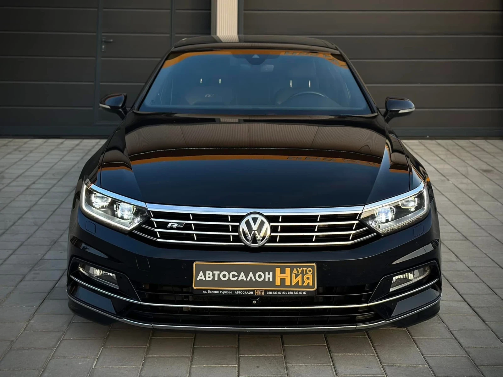 VW Passat 2.0BiTDI * 3xRLine* LaneAssist* Massage* Pano*  - изображение 2