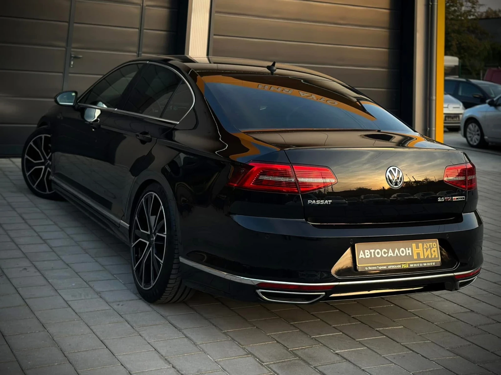 VW Passat 2.0BiTDI * 3xRLine* LaneAssist* Massage* Pano*  - изображение 5