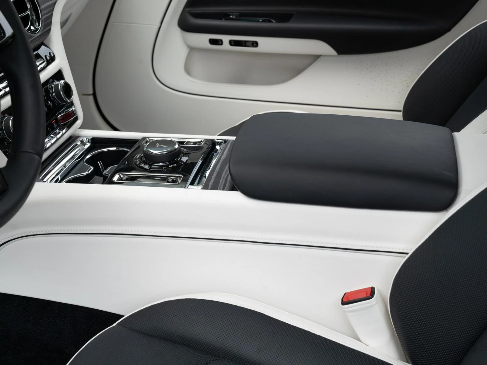 Rolls-Royce Spectre BESPOKE SHOOTING STAR HEAD UP | Mobile.bg   13