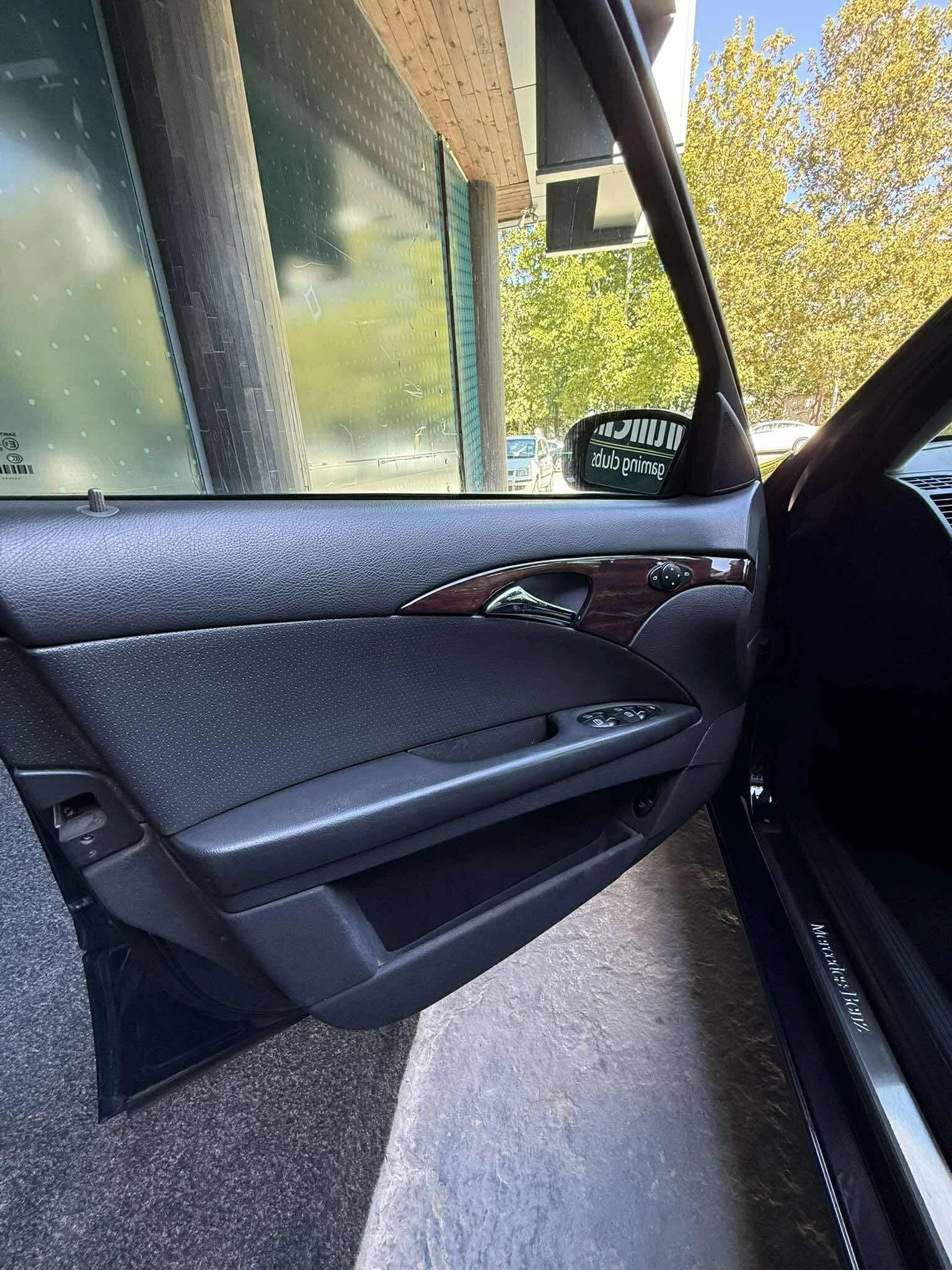 Mercedes-Benz E 200  - изображение 10