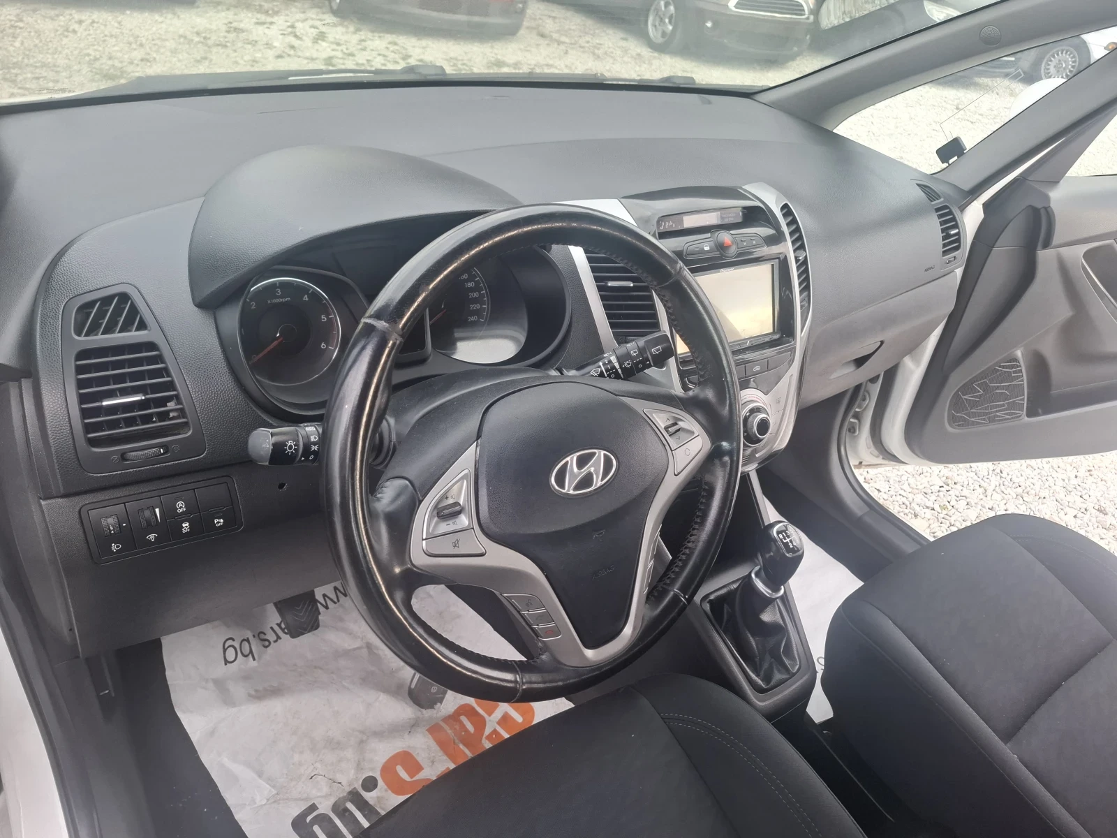 Hyundai Ix20, снимка 12 - Автомобили и джипове - 53885637