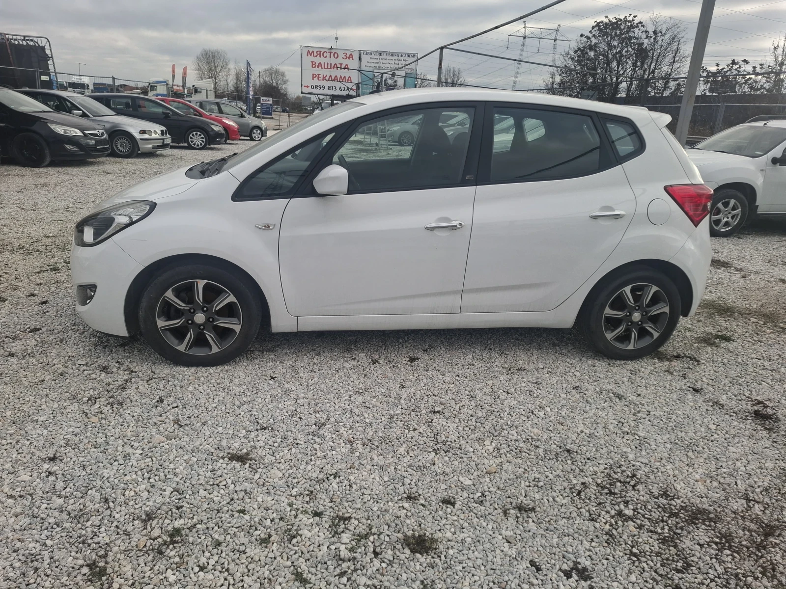 Hyundai Ix20, снимка 2 - Автомобили и джипове - 53885637