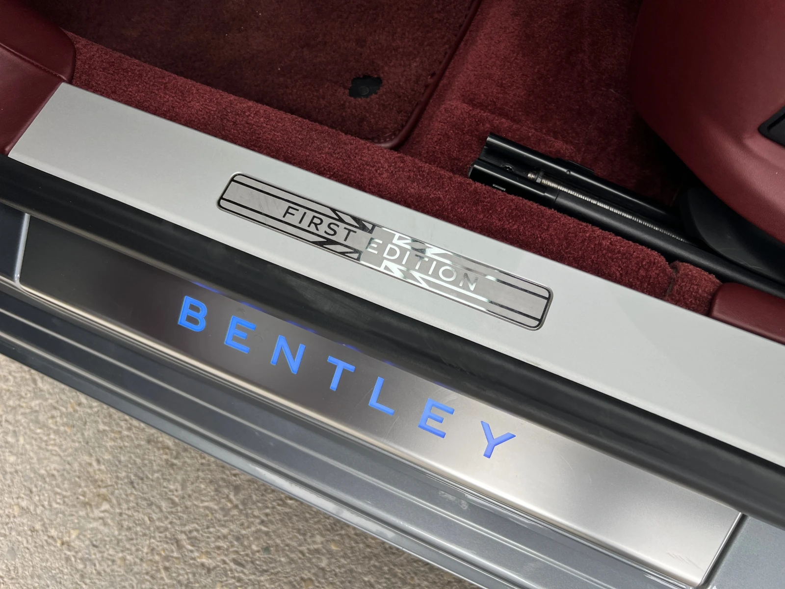 Bentley Flying Spur SPEED W12/FIRST EDITION/NAIM/PANO/HEAD UP/360/, снимка 8 - Автомобили и джипове - 53986581