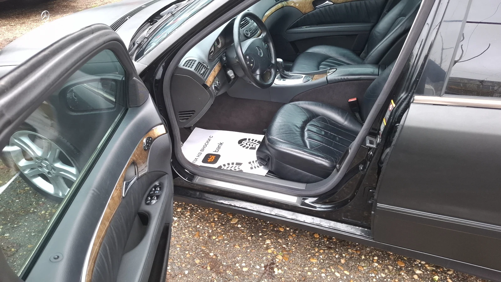 Mercedes-Benz E 320 204кс/Автоматик /Нави/Авангард, снимка 9 - Автомобили и джипове - 54027374