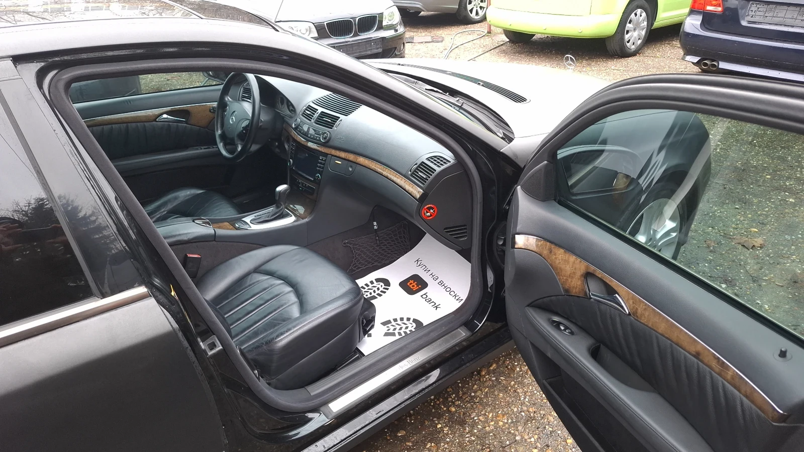 Mercedes-Benz E 320 204кс/Автоматик /Нави/Авангард, снимка 12 - Автомобили и джипове - 54027374