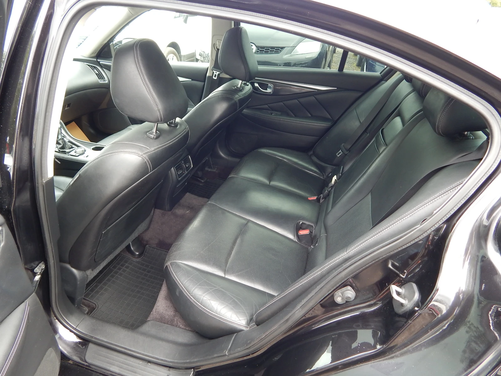Infiniti Q50 2.2D, снимка 10 - Автомобили и джипове - 54580300
