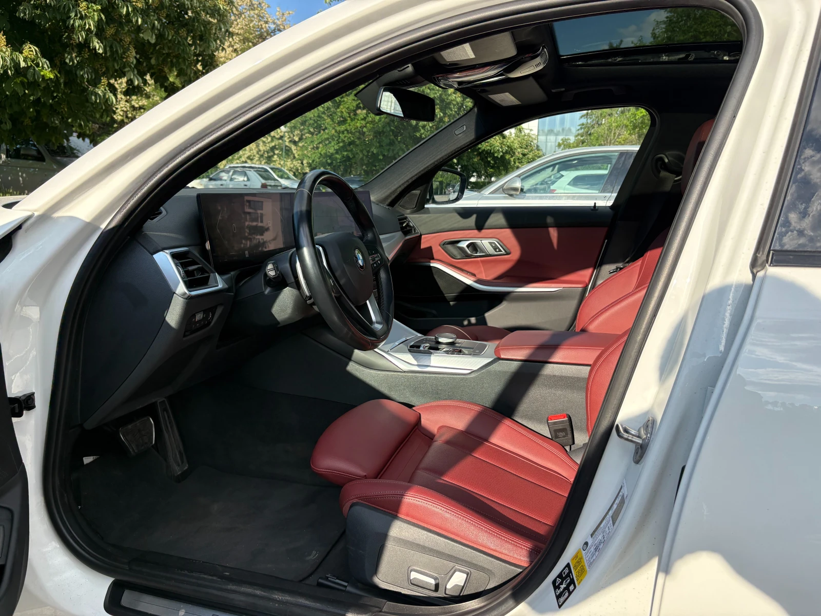 BMW 330 xDrive, снимка 11 - Автомобили и джипове - 54691071