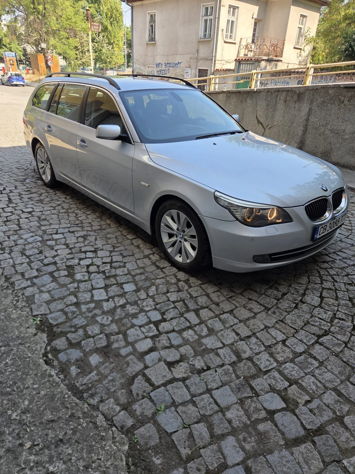 BMW 523 Е61, снимка 11 - Автомобили и джипове - 56036370