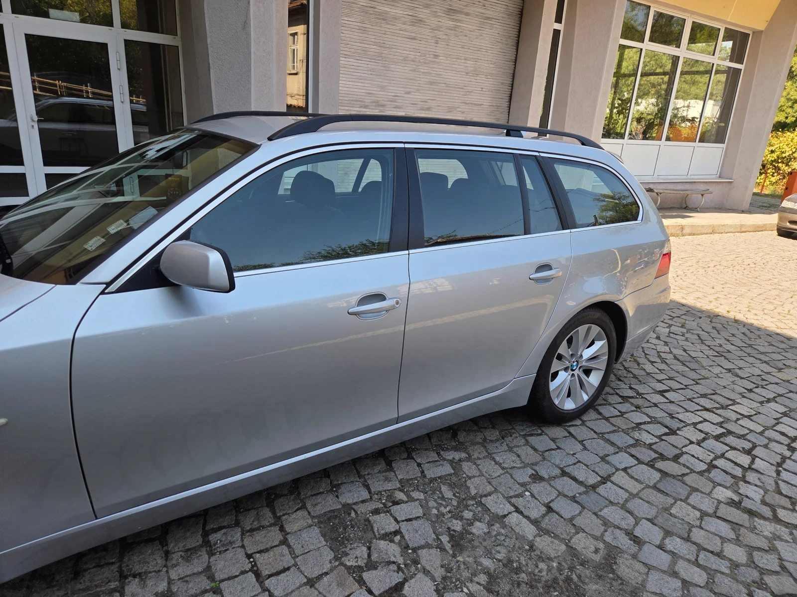 BMW 523 Е61, снимка 15 - Автомобили и джипове - 56036370