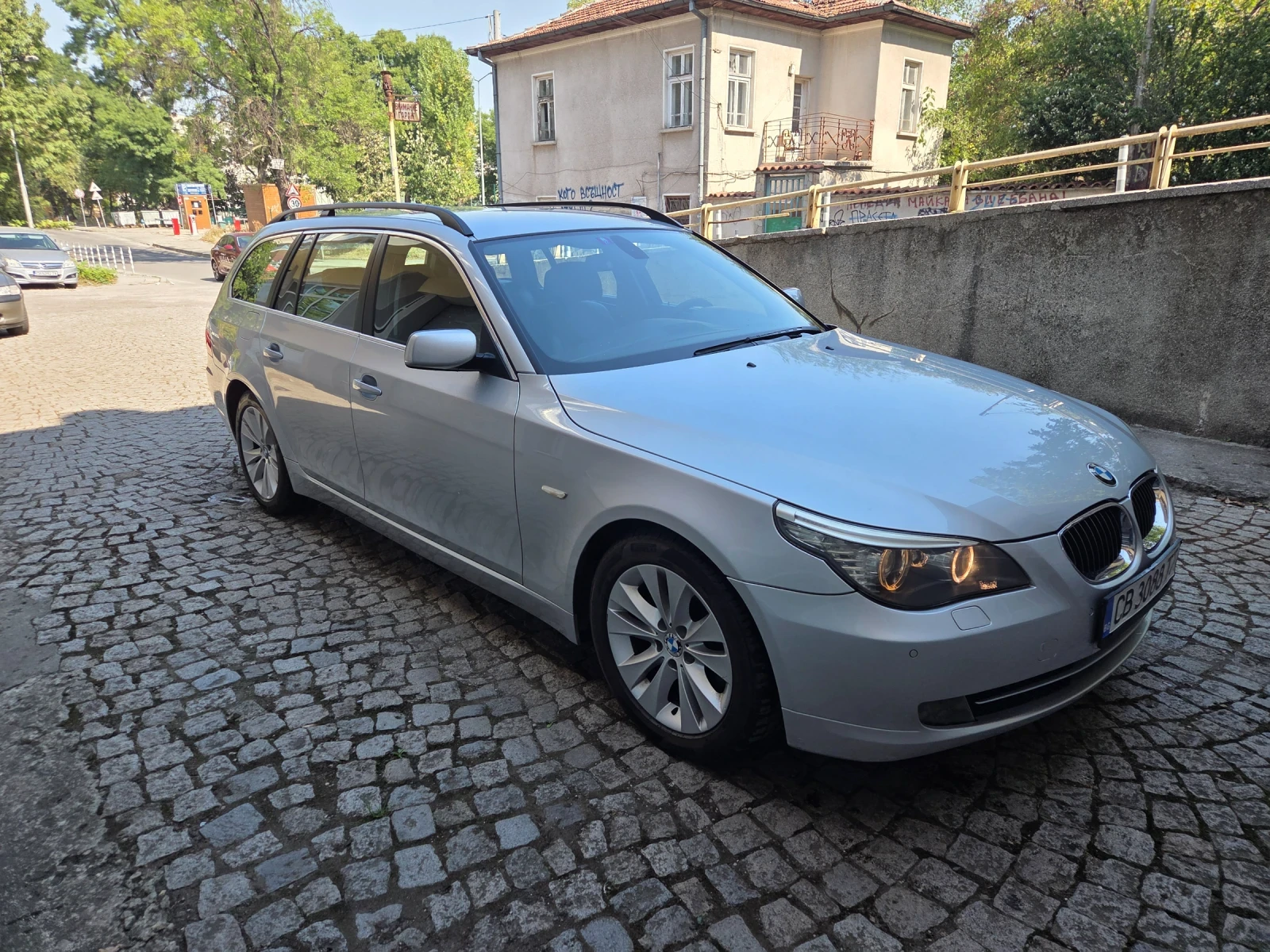 BMW 523 Е61, снимка 14 - Автомобили и джипове - 56036370