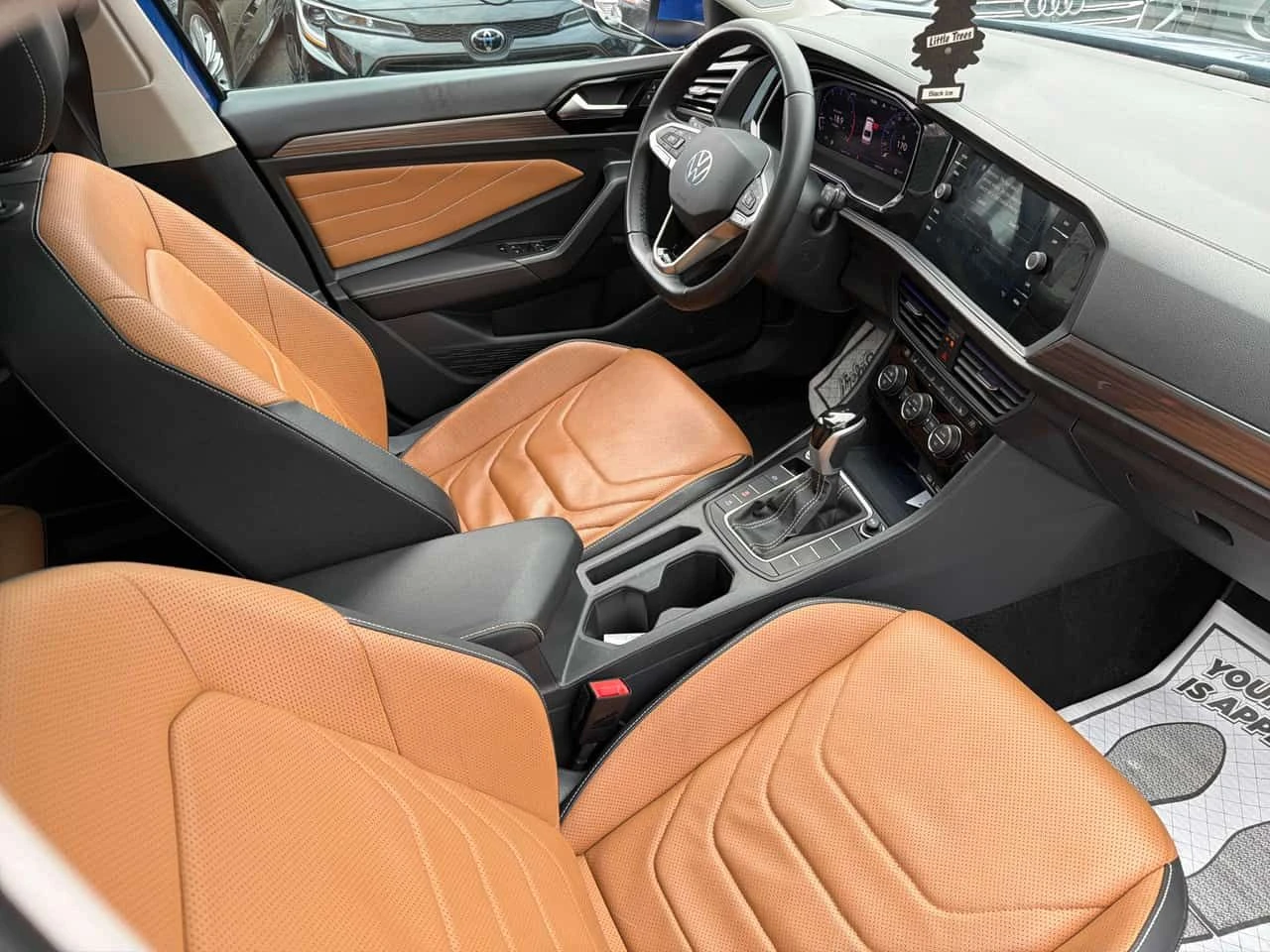 VW Jetta * Highline * CARFAX * БЕЗ ПЪРВОНАЧАЛНА ВНОСКА, снимка 5 - Автомобили и джипове - 54919993