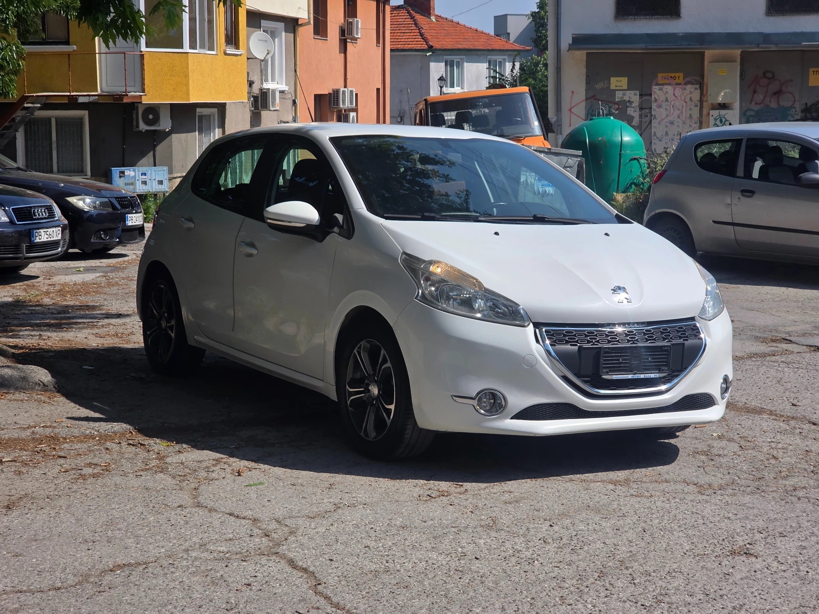 Peugeot 208 1.4i ��� ����� | Mobile.bg � ����������� 3