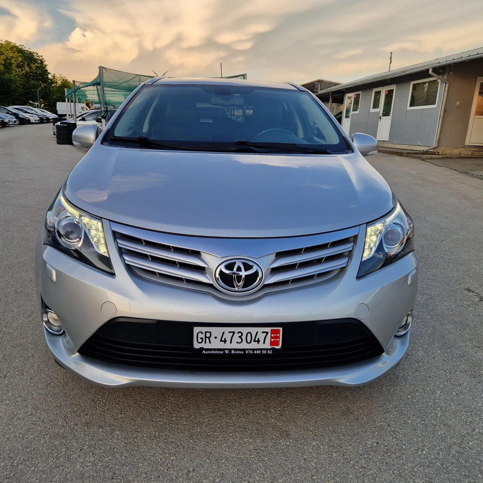 Toyota Avensis 2.0 152k. FULL FULL ШВЕЙЦАРИЯ , снимка 2 - Автомобили и джипове - 55419519