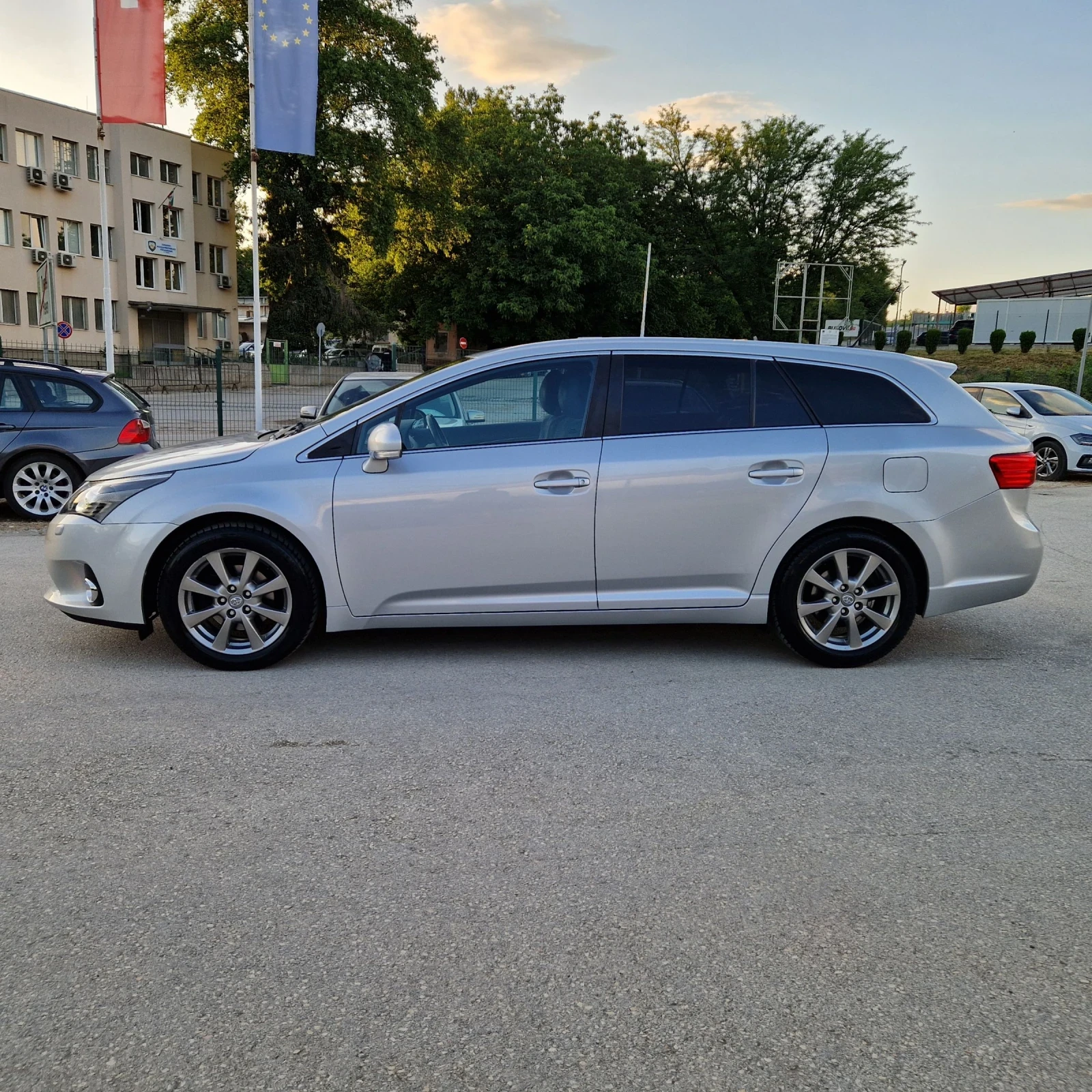 Toyota Avensis 2.0 152k. FULL FULL ШВЕЙЦАРИЯ , снимка 4 - Автомобили и джипове - 55419519