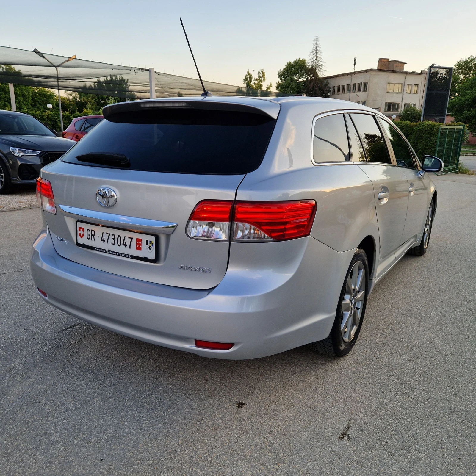Toyota Avensis 2.0 152k. FULL FULL ШВЕЙЦАРИЯ , снимка 6 - Автомобили и джипове - 55419519