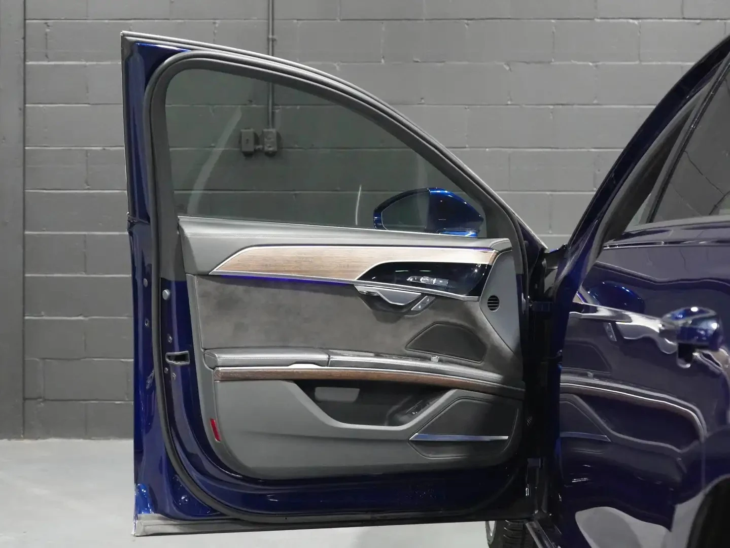 Audi A8 FULL Автокредит Цена до България, снимка 16 - Автомобили и джипове - 55574678