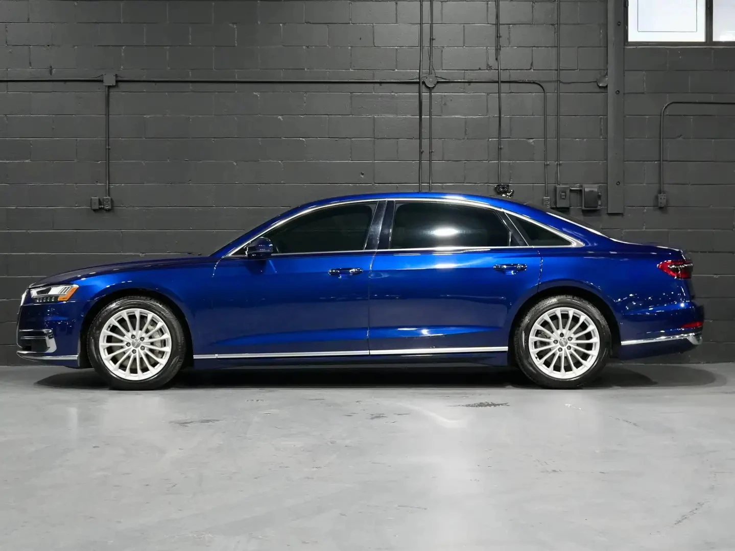 Audi A8 FULL Автокредит Цена до България, снимка 3 - Автомобили и джипове - 55574678