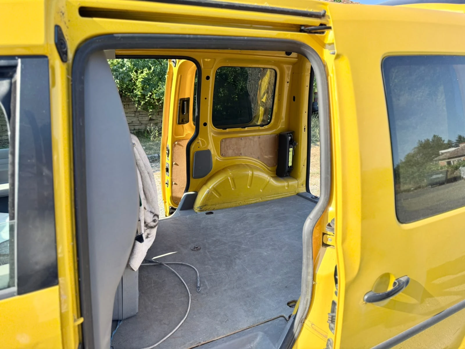 VW Caddy 1.9 TDI * НЕМСКИ ВНОС* РЕАЛНИ КИЛОМЕТРИ* ТОВАРЕН , снимка 9 - Автомобили и джипове - 55610768