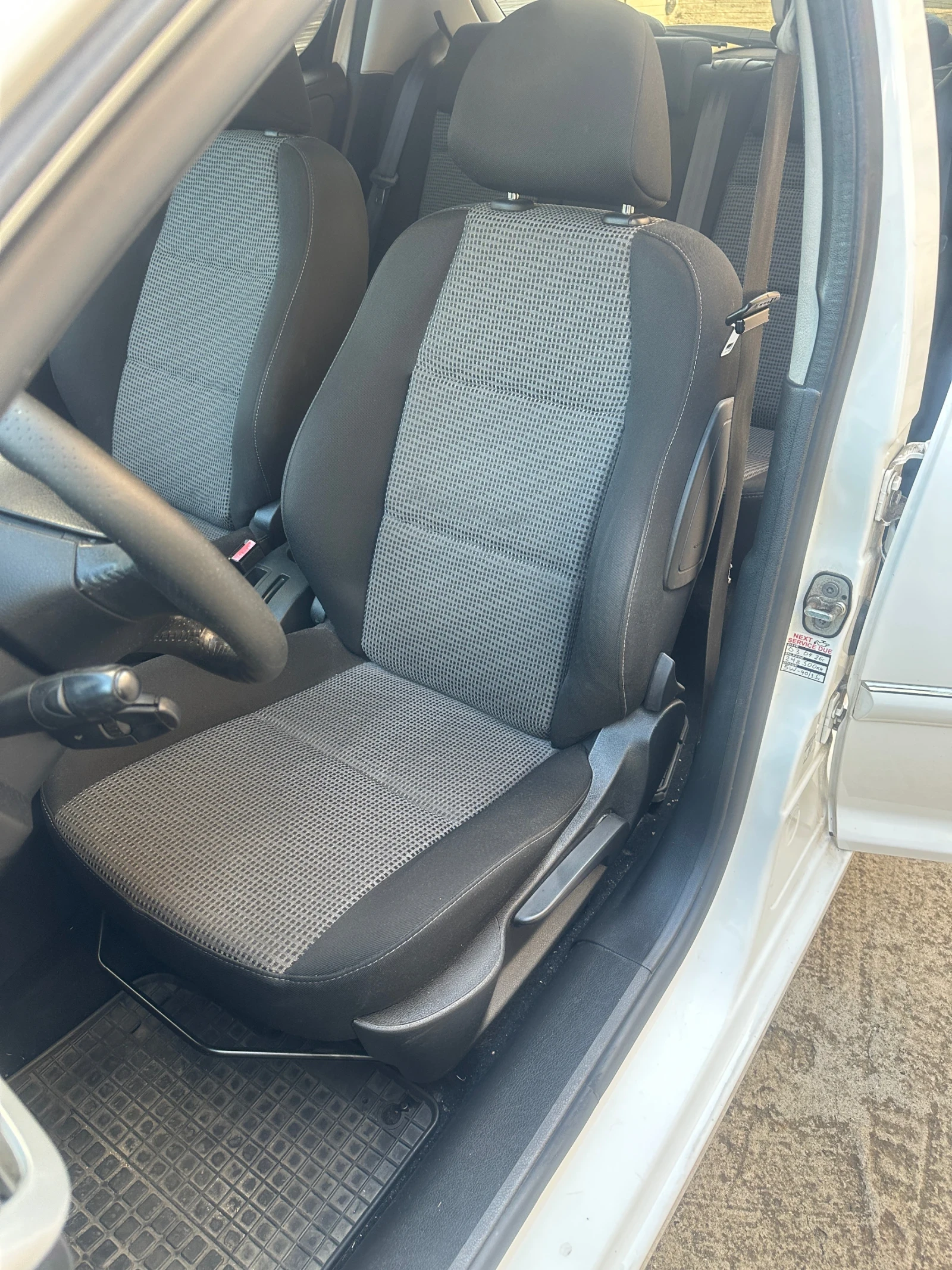 Peugeot 207 Панорама* Face, снимка 11 - Автомобили и джипове - 55841328