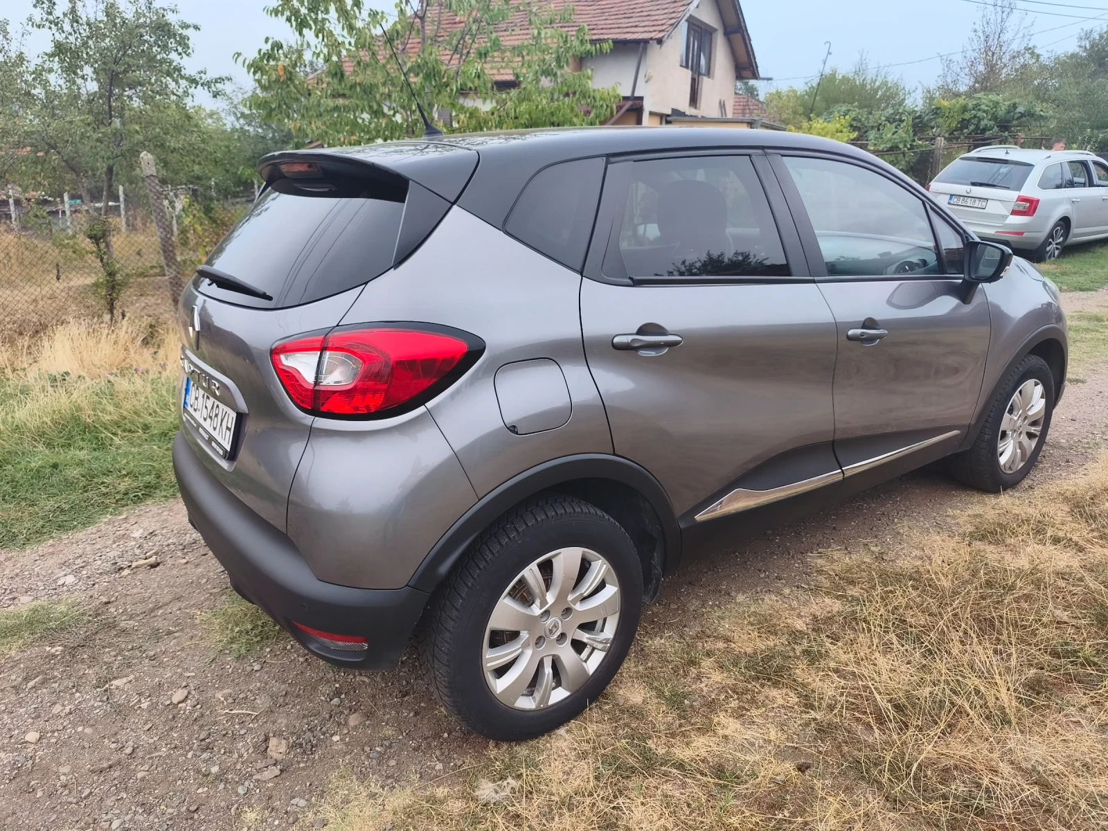 Renault Captur, снимка 16 - Автомобили и джипове - 55874045