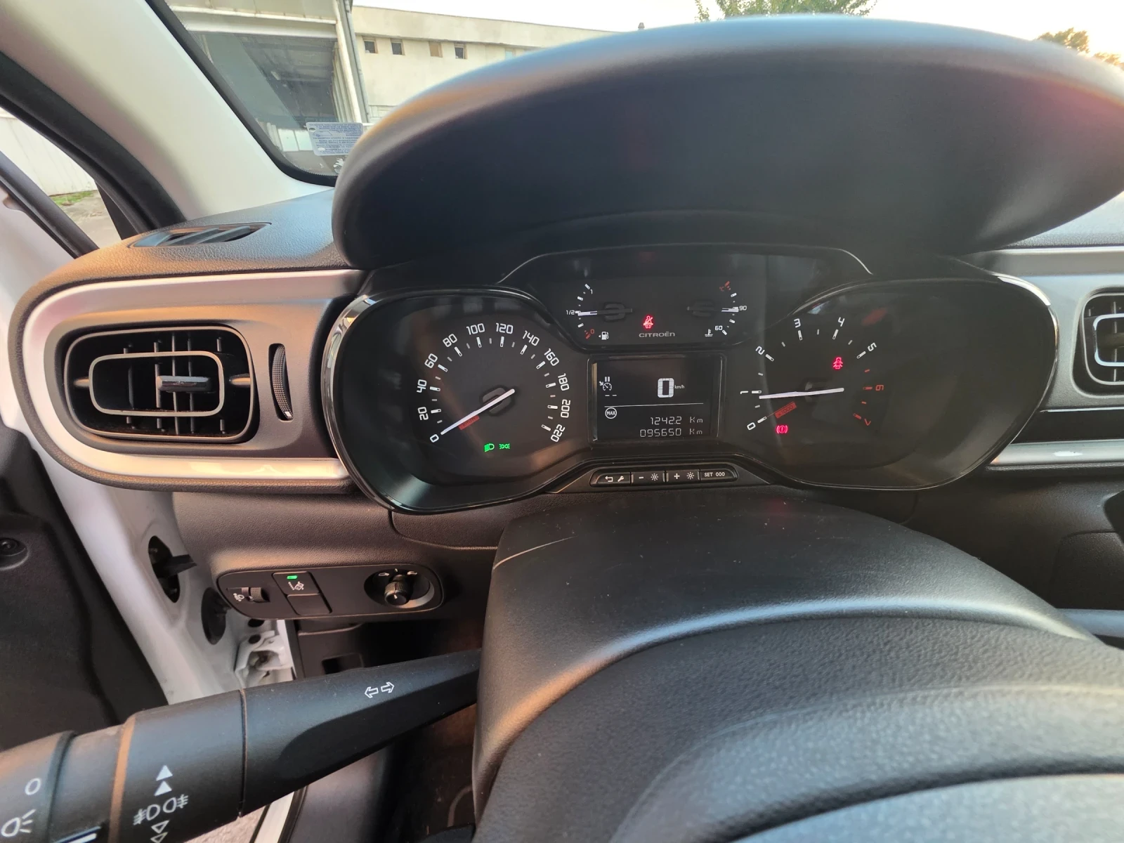 Citroen C3 Feel PureTech, снимка 9 - Автомобили и джипове - 55943784