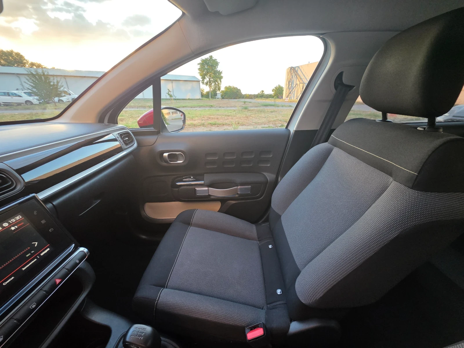 Citroen C3 Feel PureTech, снимка 10 - Автомобили и джипове - 55943784