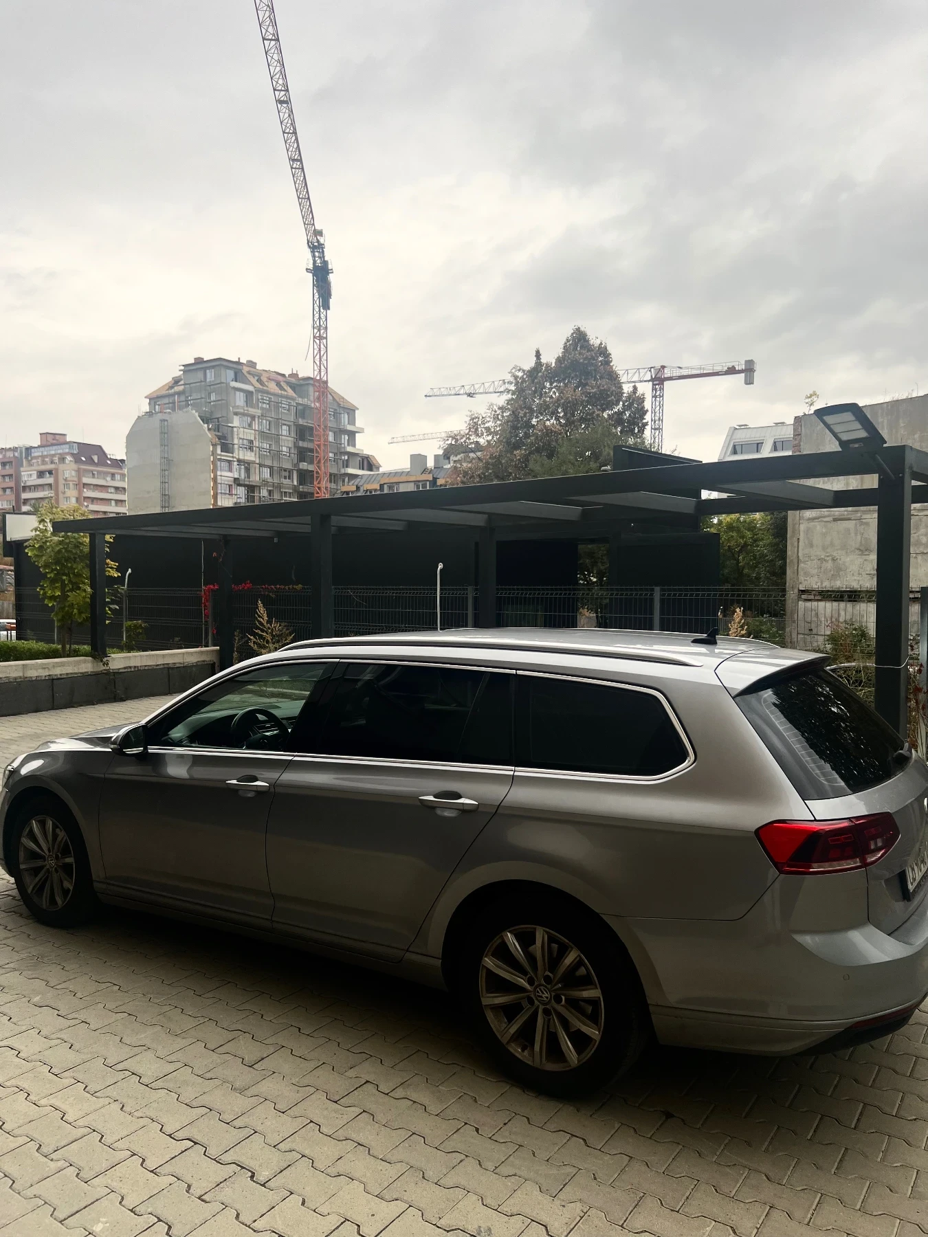 VW Passat 1.6 TDI, снимка 7 - Автомобили и джипове - 56237030