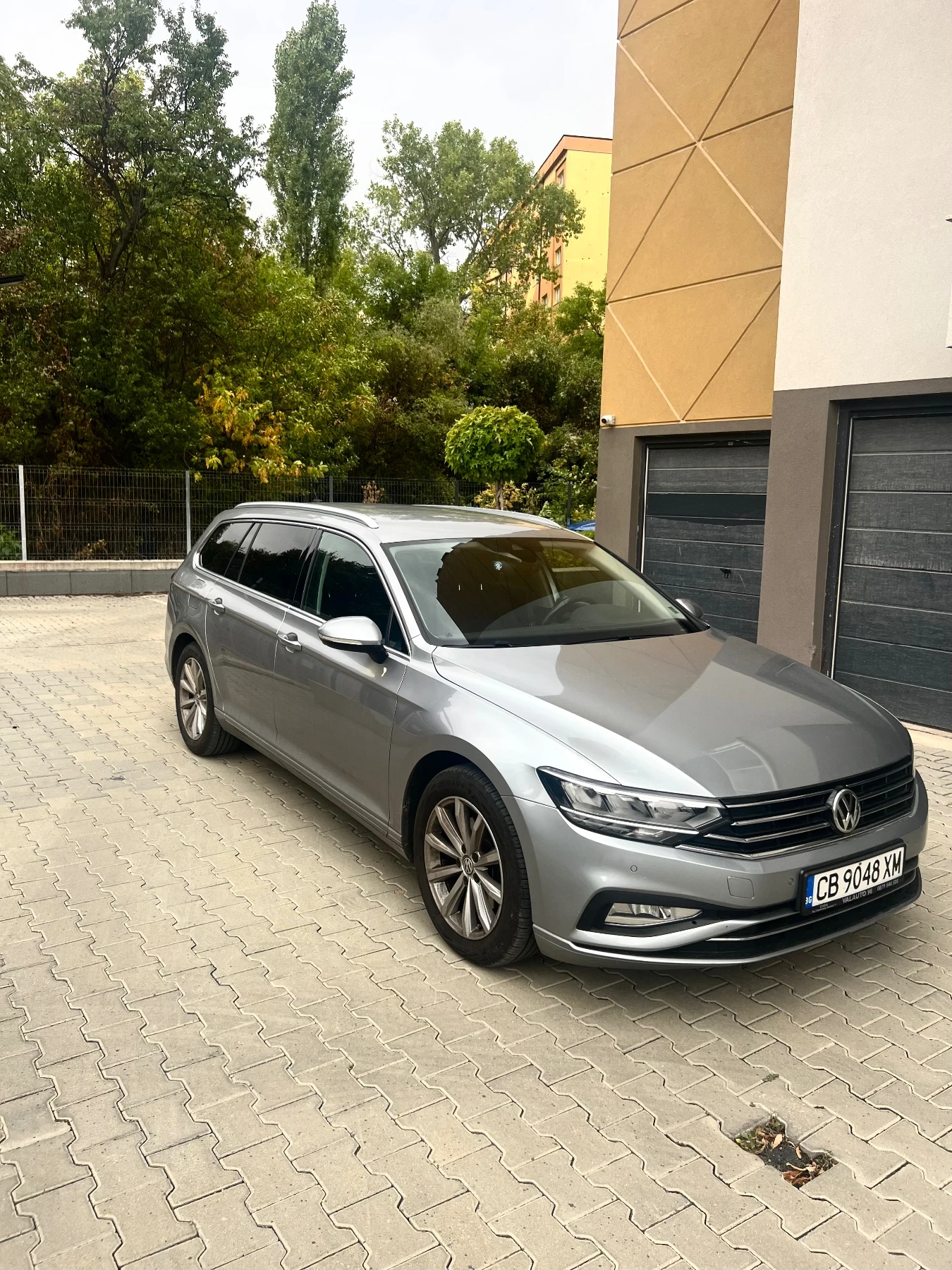 VW Passat 1.6 TDI, снимка 3 - Автомобили и джипове - 56237030