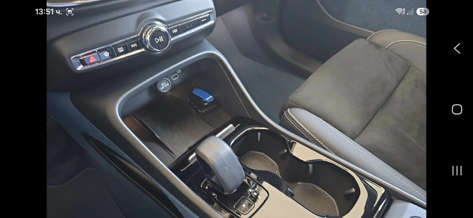 Volvo C40, снимка 11 - Автомобили и джипове - 56325613