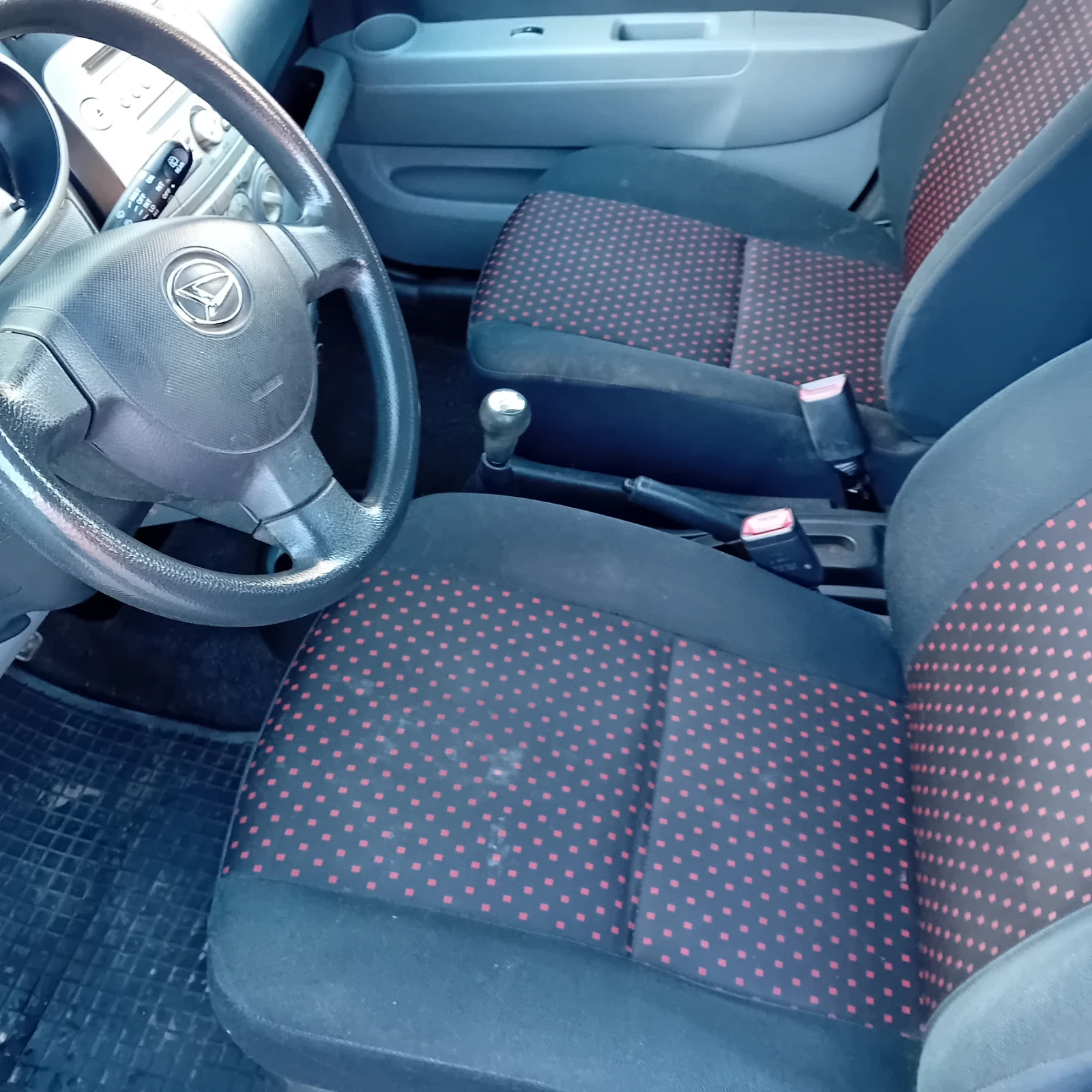 Daihatsu Sirion 1.5, снимка 15 - Автомобили и джипове - 56546149