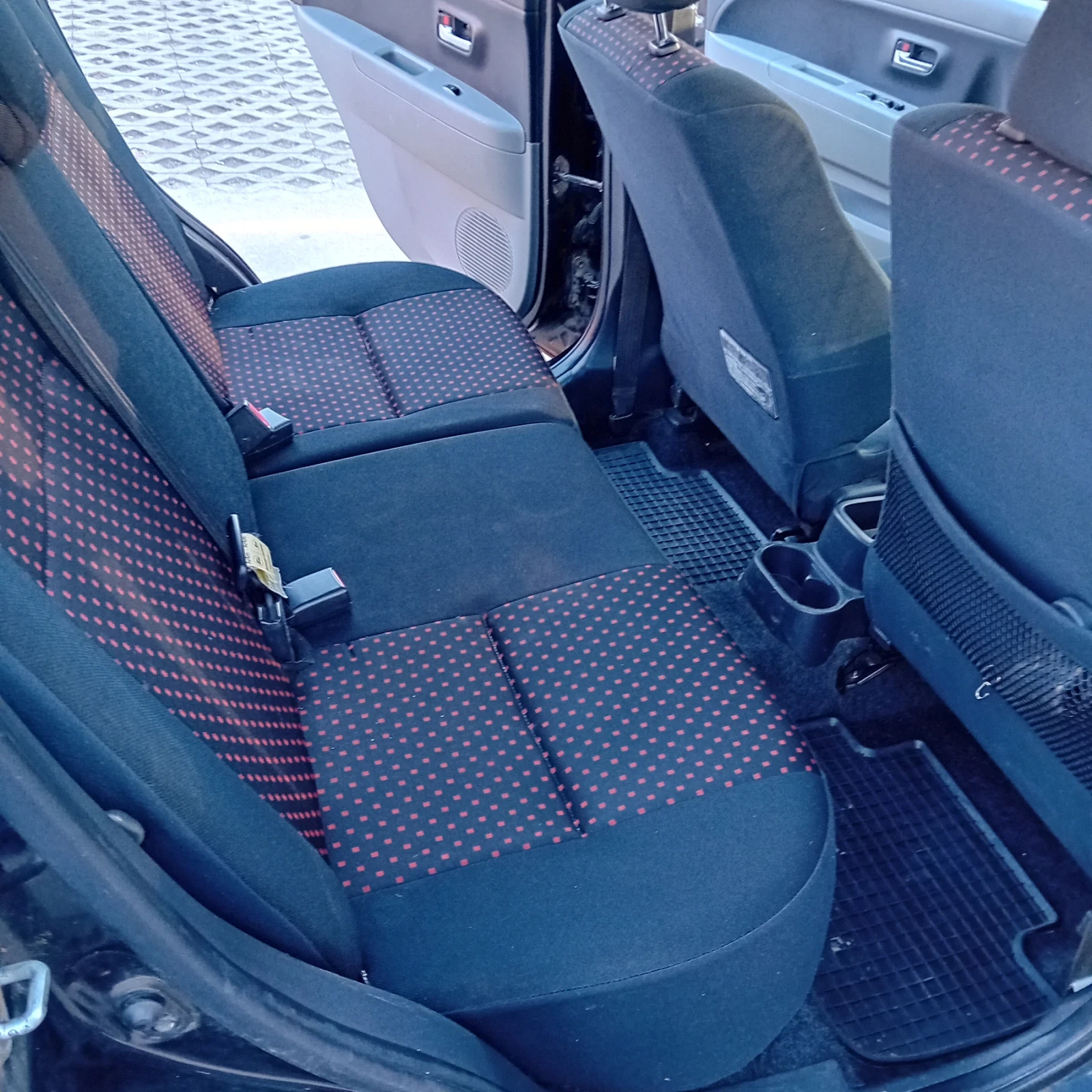 Daihatsu Sirion 1.5, снимка 8 - Автомобили и джипове - 56546149