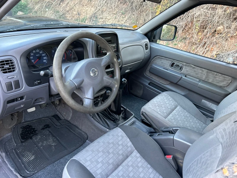 Nissan Navara 4х4, снимка 10 - Автомобили и джипове - 47870876