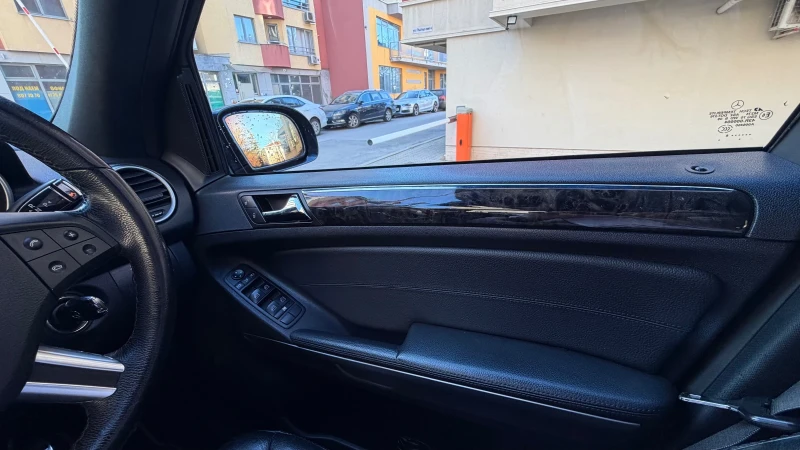 Mercedes-Benz ML 320, снимка 8 - Автомобили и джипове - 52794076