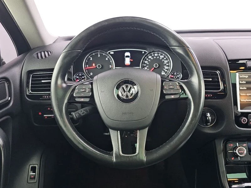 VW Touareg V6 3.0 TDI Bluemotion| 245к.с.| ВКЛ.ТЕХНОТЕСТ, снимка 13 - Автомобили и джипове - 55395290