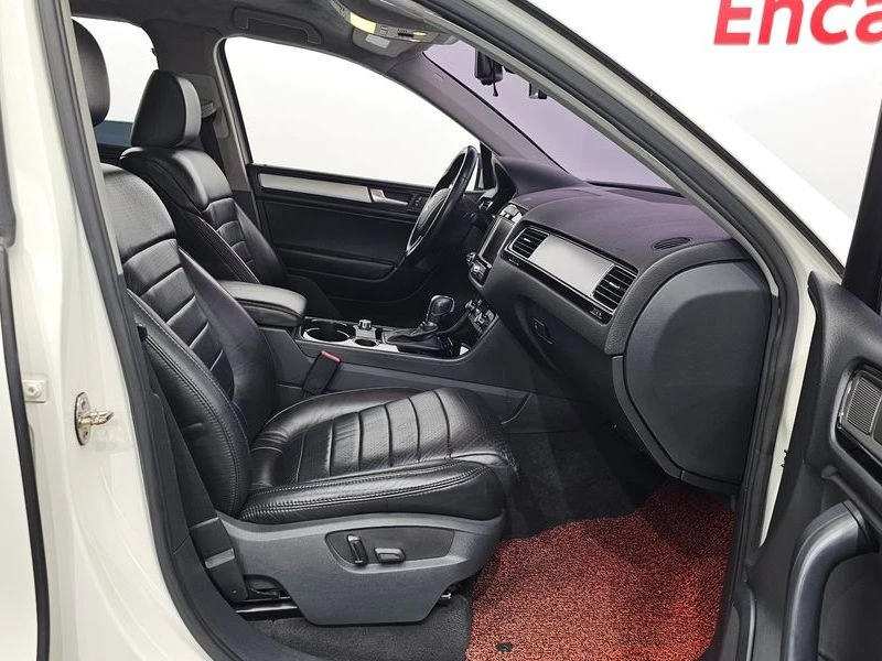 VW Touareg V6 3.0 TDI Bluemotion| 245к.с.| ВКЛ.ТЕХНОТЕСТ, снимка 11 - Автомобили и джипове - 55395290