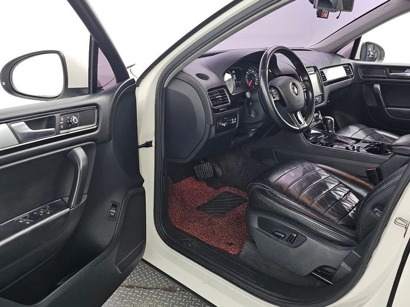VW Touareg V6 3.0 TDI Bluemotion| 245к.с.| ВКЛ.ТЕХНОТЕСТ, снимка 10 - Автомобили и джипове - 55395290