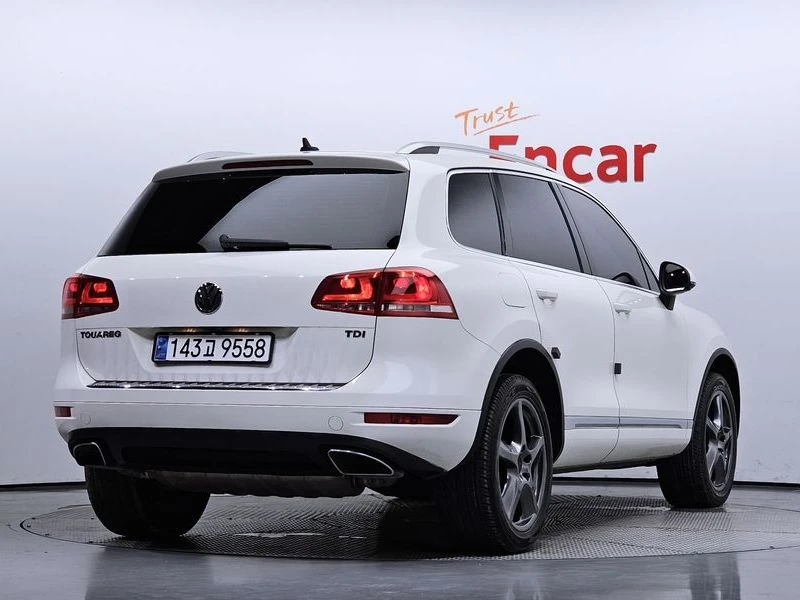VW Touareg V6 3.0 TDI Bluemotion| 245к.с.| ВКЛ.ТЕХНОТЕСТ, снимка 2 - Автомобили и джипове - 55395290