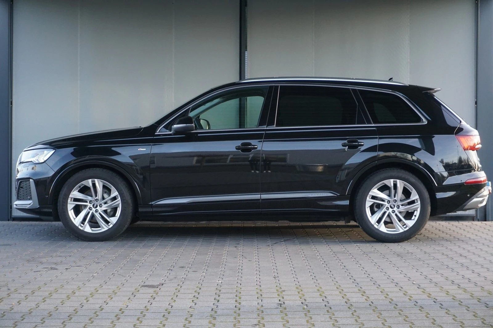 Audi Q7 50 TDI/ S-LINE/ QUATTRO/ LIFT/ HEAD UP/ CAMERA/ 20 - изображение 4