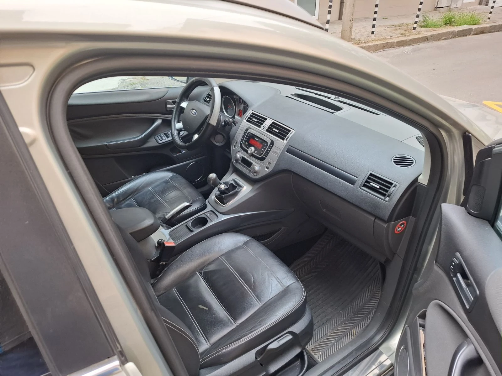 Ford Kuga  - изображение 5