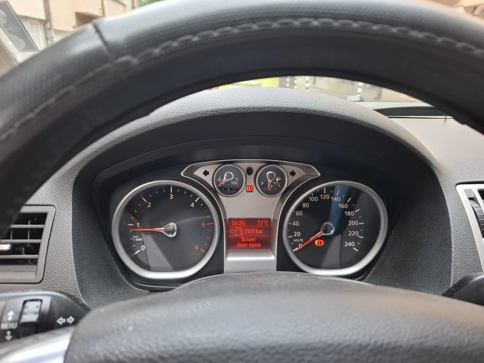 Ford Kuga  - изображение 8