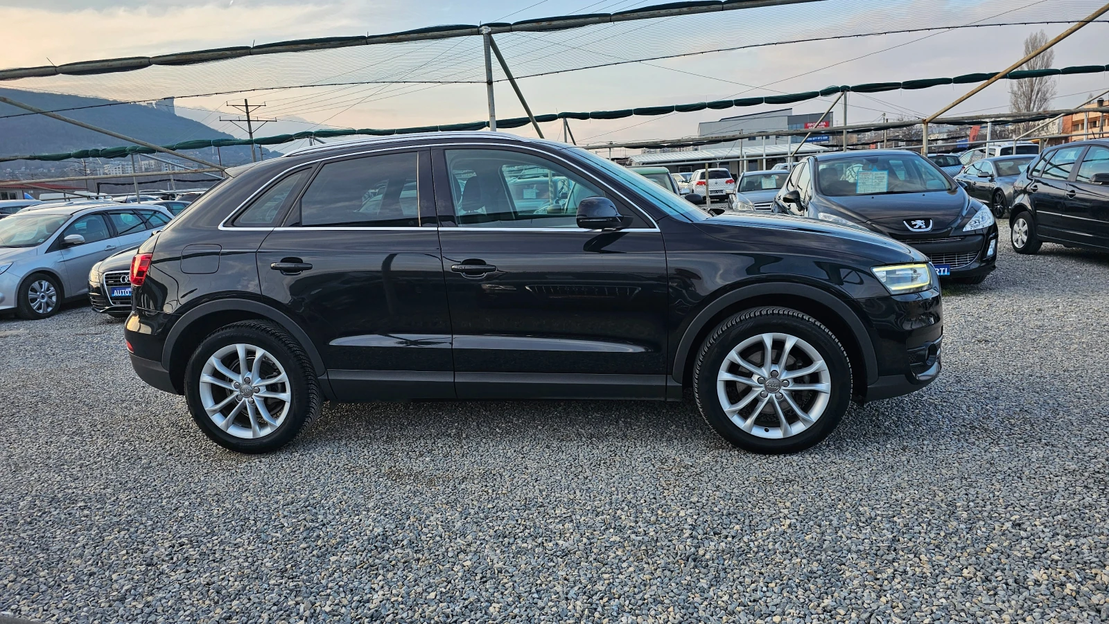 Audi Q3 Sportback 2.0TDI S-LINE Avtomatik QUATTRO  - изображение 6
