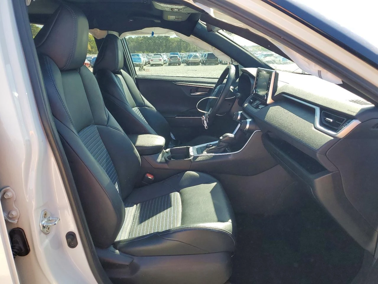 Toyota Rav4 * HYBRID* КОЖА* ПОДГРЕВ* ШИБИДАХ* , снимка 7 - Автомобили и джипове - 54220174