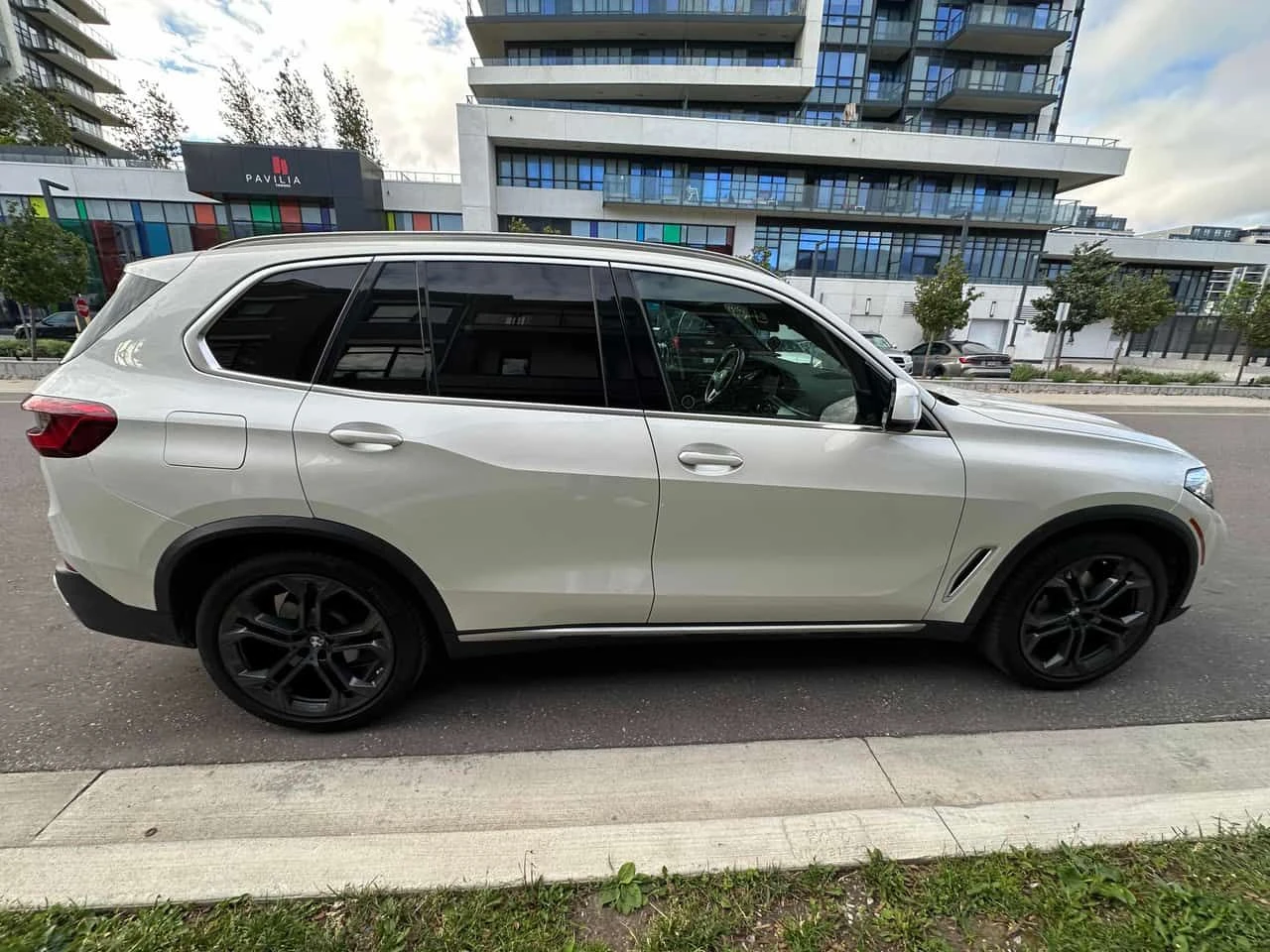 BMW X5 | DISTRONIC | МАСАЖИ | ОБДУХВАНЕ | CARFAX | , снимка 3 - Автомобили и джипове - 54974574